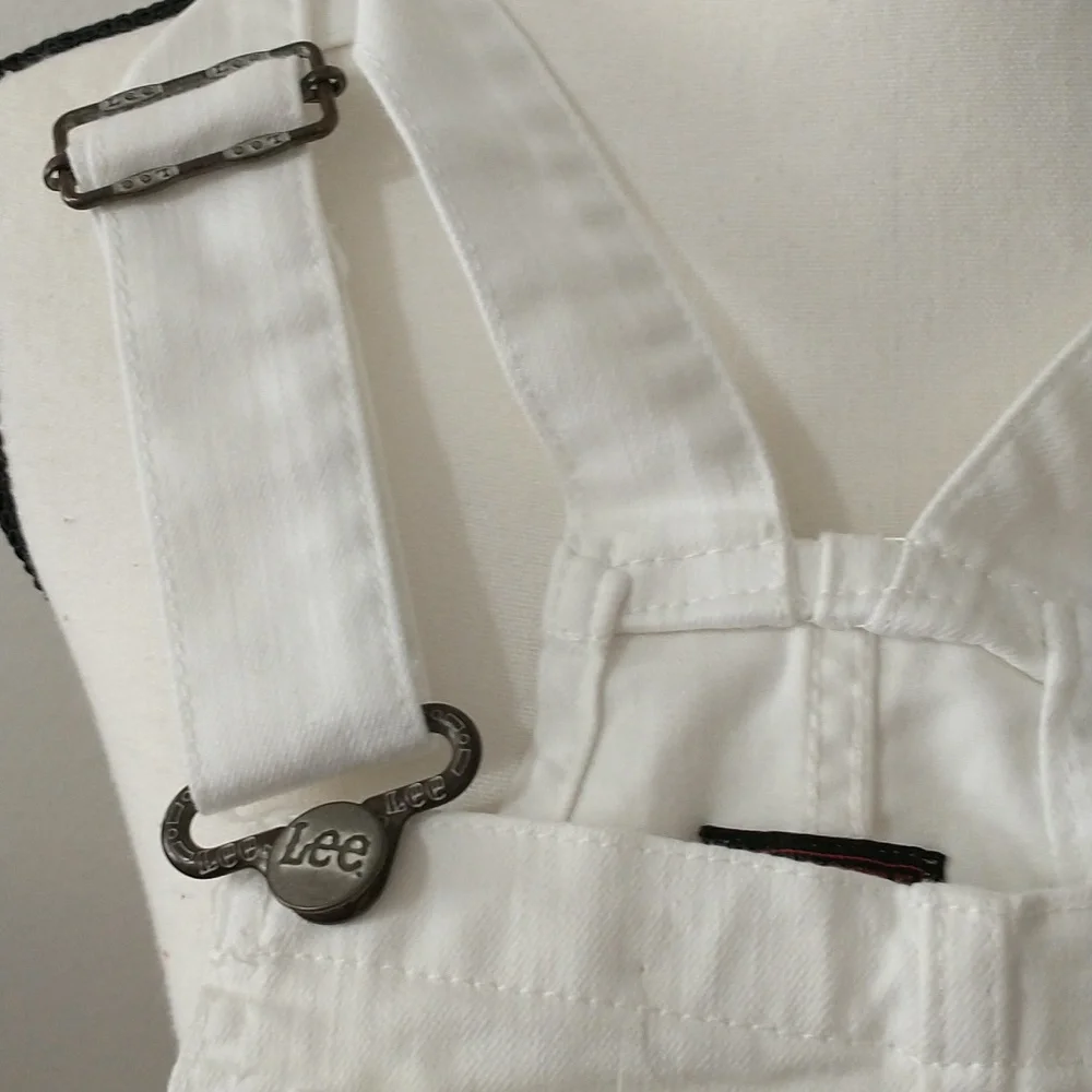 Lee Ladies cover all shorts  size medium and size extra small  white NWT - Picture 3 of 13